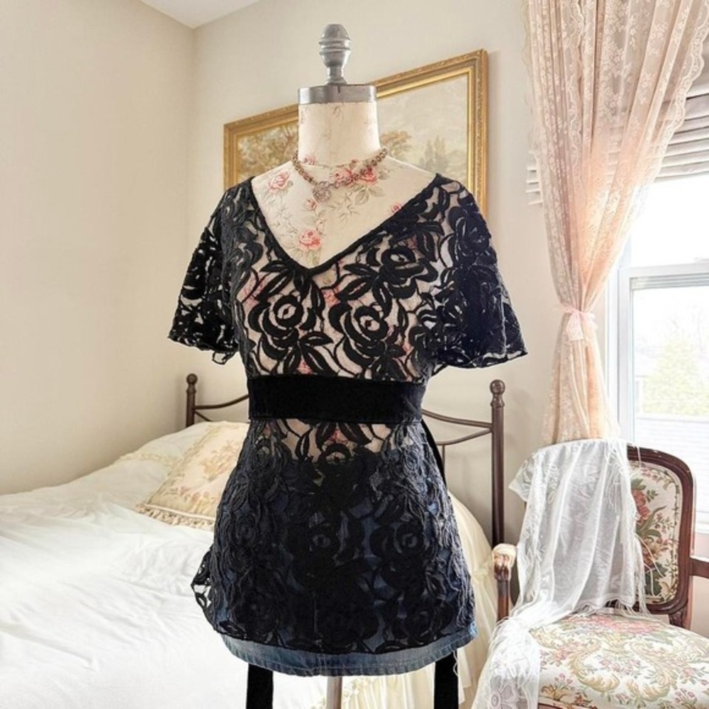 black‎ lace babydoll top  y2k white wash black lace tie back top size large